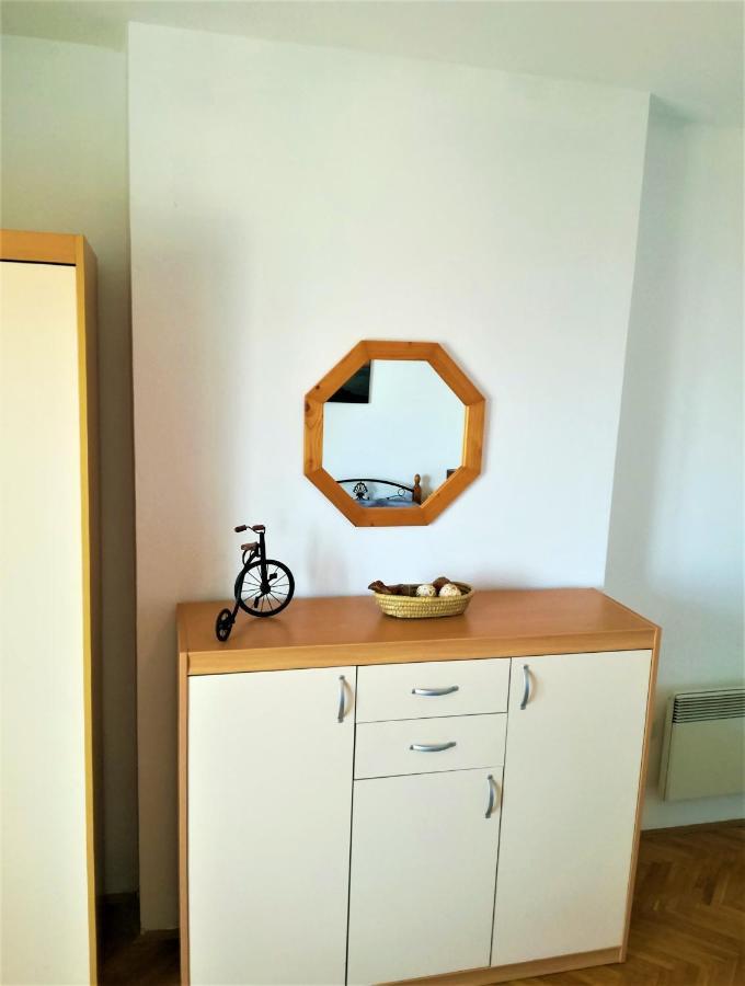 Appartement Leona à Lovran Extérieur photo